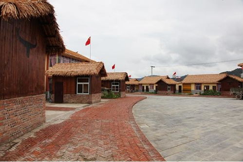 怎么开发茅草屋房产