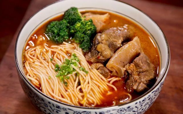 石家庄车站内美食推荐,石家庄火车站内有什么吃的