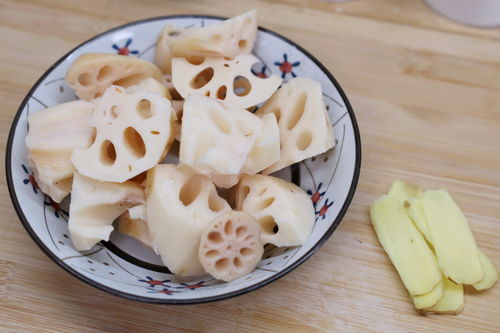 湖北美食莲藕排骨汤的制作方法揭秘